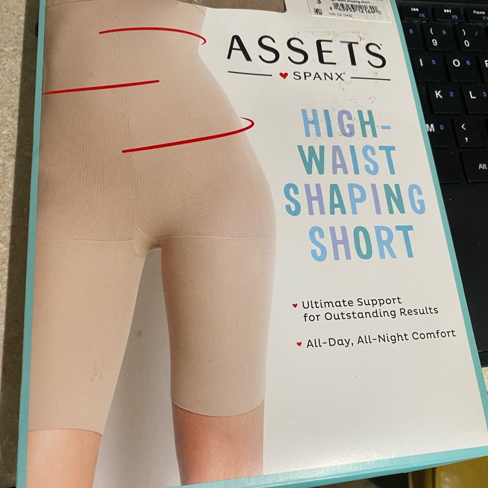 High-Waisted Tan Women's Shorts - Picture 5 of 5